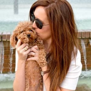 Meet your Posher, Caitlin